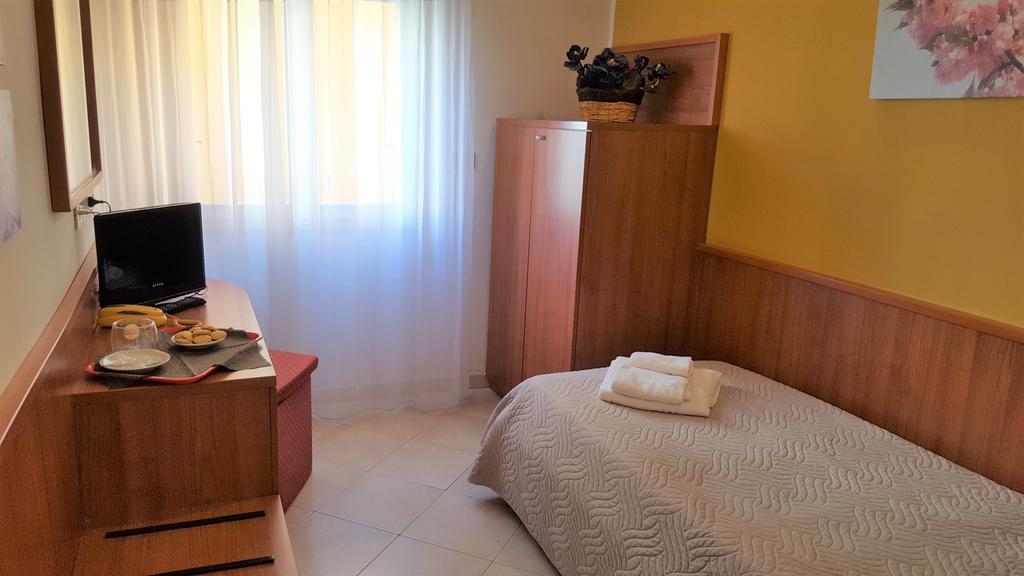 Hotel Bengasi Rimini Extérieur photo