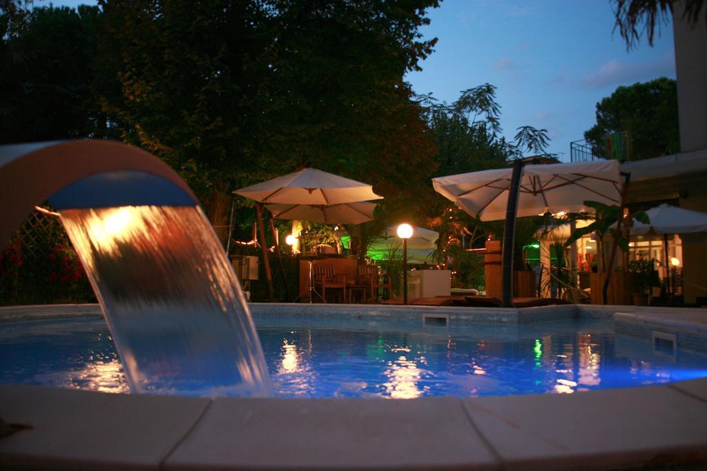 Hotel Bengasi Rimini Extérieur photo