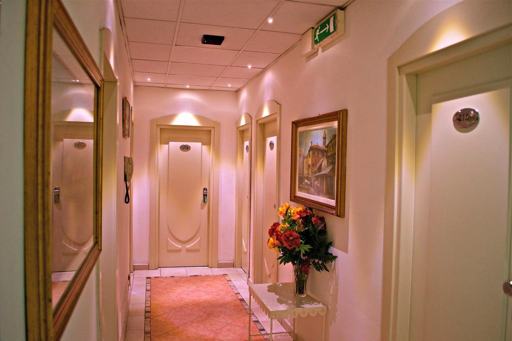 Hotel Bengasi Rimini Extérieur photo