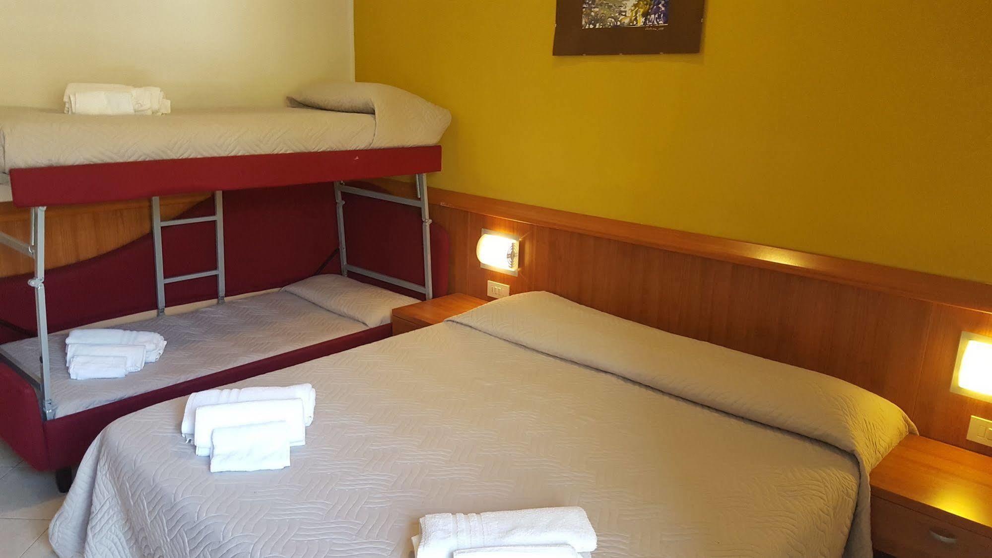 Hotel Bengasi Rimini Extérieur photo