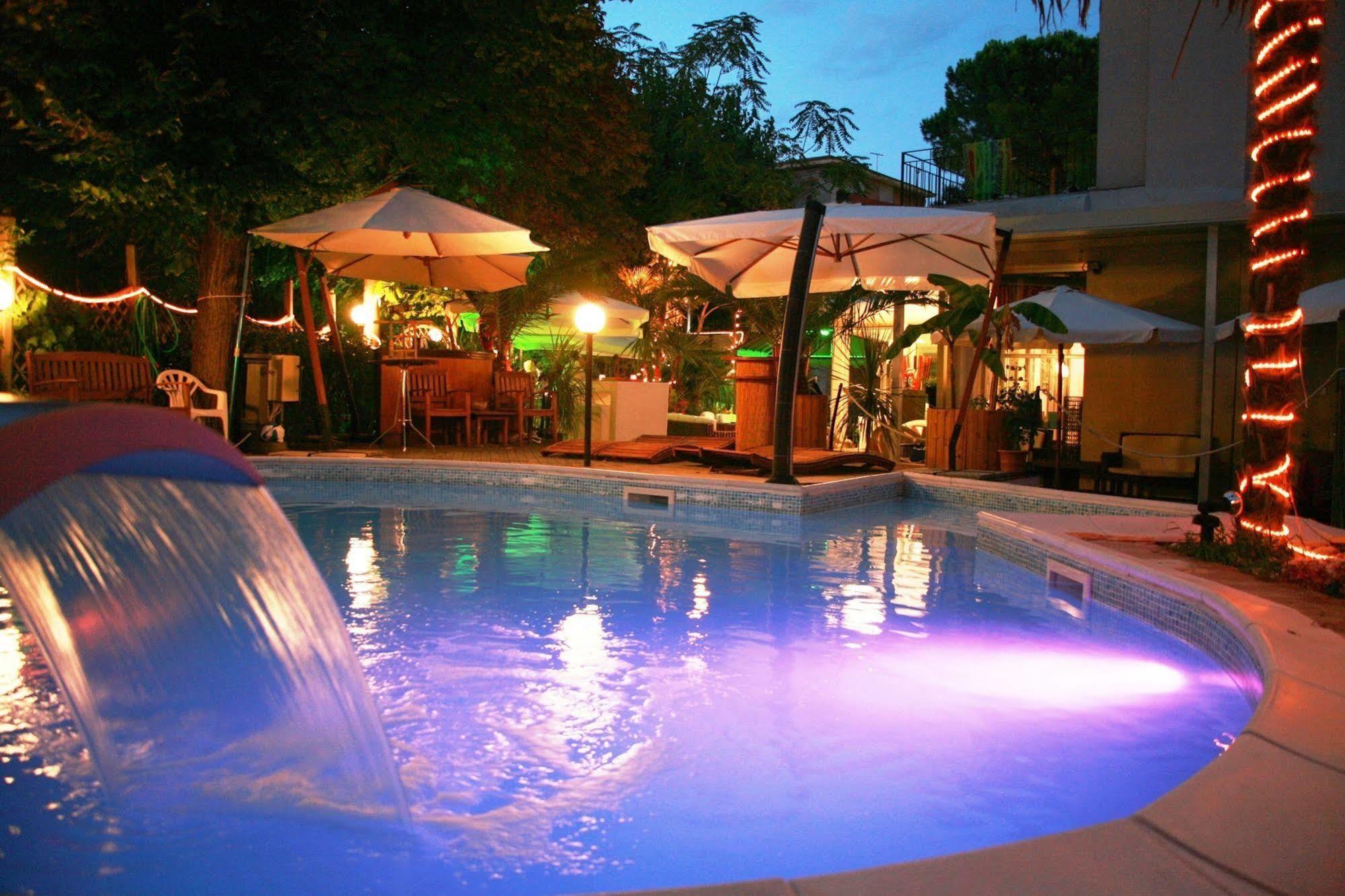 Hotel Bengasi Rimini Extérieur photo